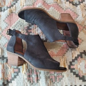 Leather Lucky Brand Heeled Open-Toe  Ankle Booties Size 8